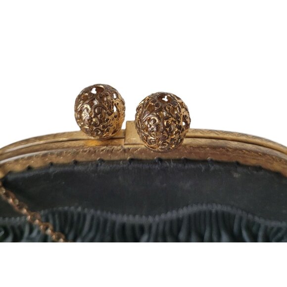 Vintage Black Kiss Lock Clasp Purse Hand Embroidered Rose Vines and Flowers - Picture 5 of 10